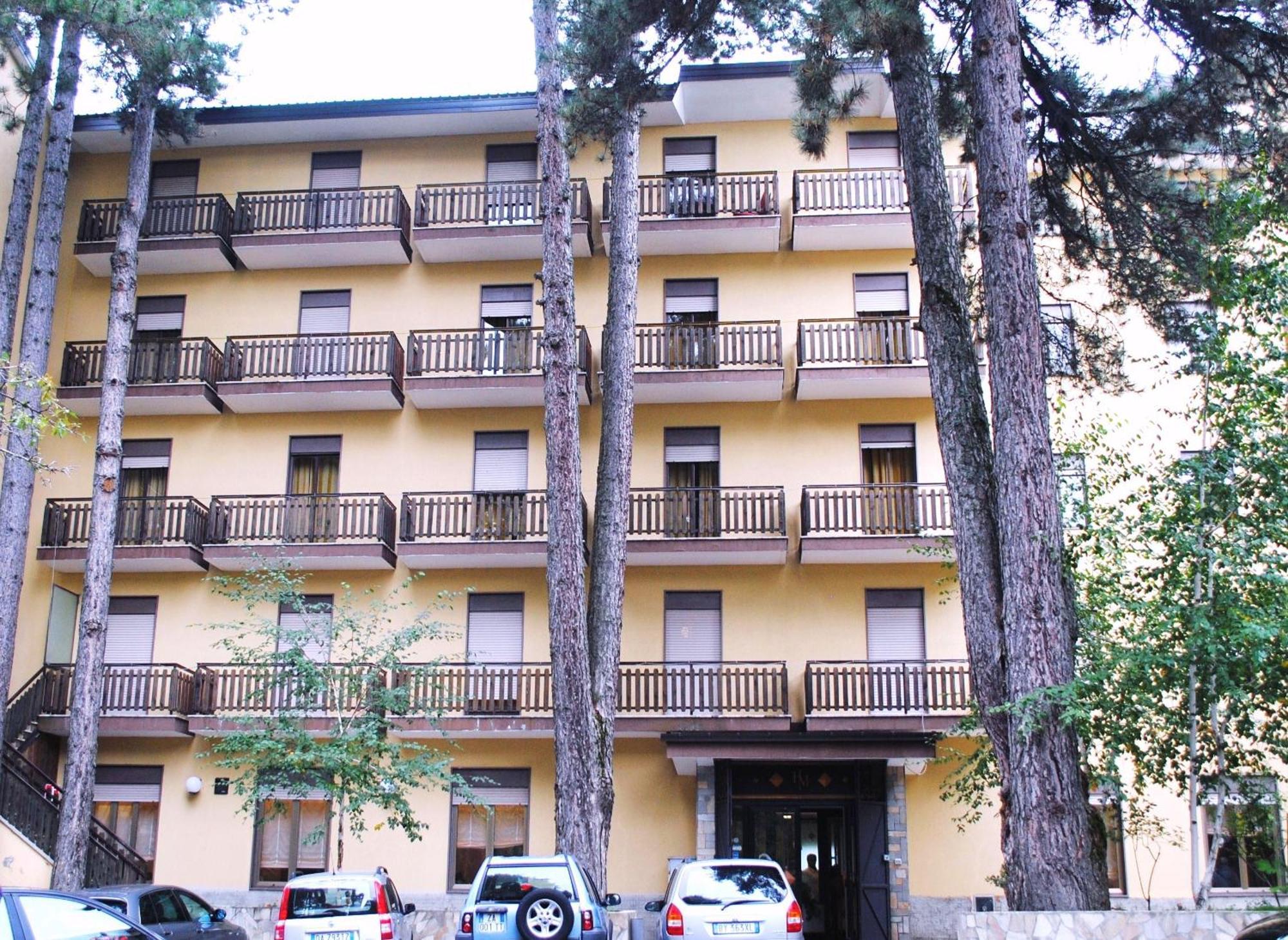 Hotel Meranda كاميغلياتيلو سيلانو المظهر الخارجي الصورة