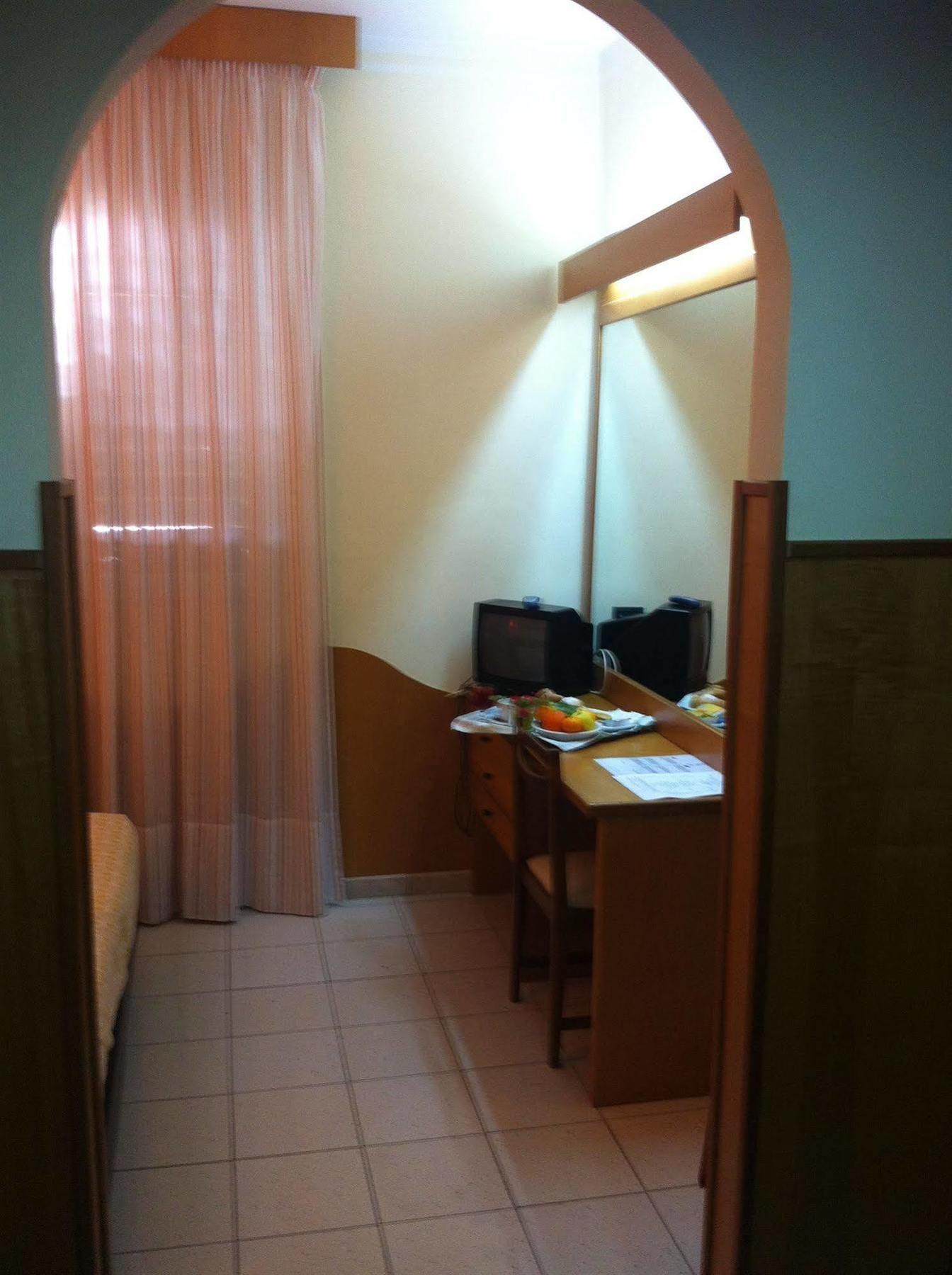 Hotel Meranda كاميغلياتيلو سيلانو المظهر الخارجي الصورة