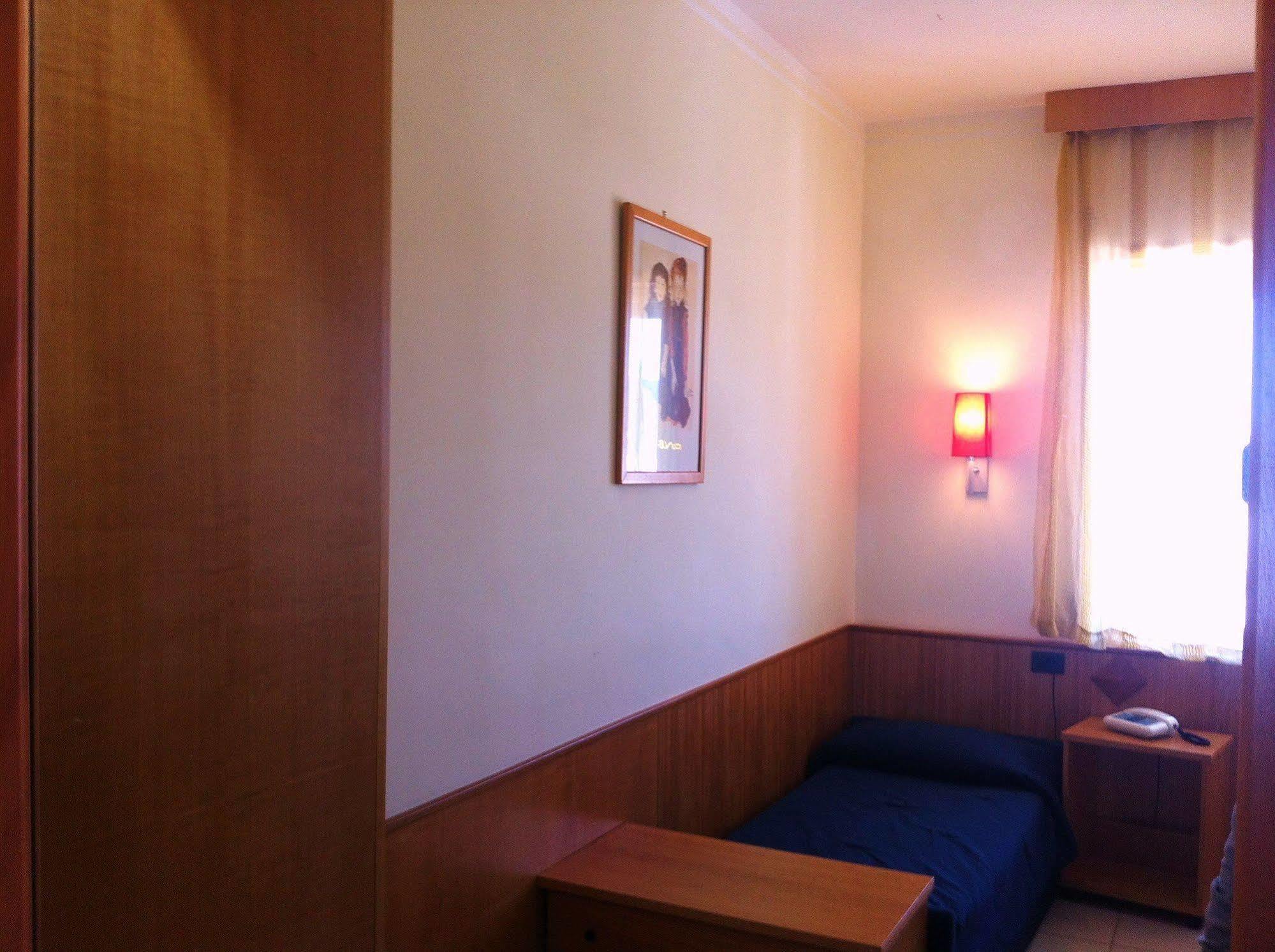 Hotel Meranda كاميغلياتيلو سيلانو المظهر الخارجي الصورة