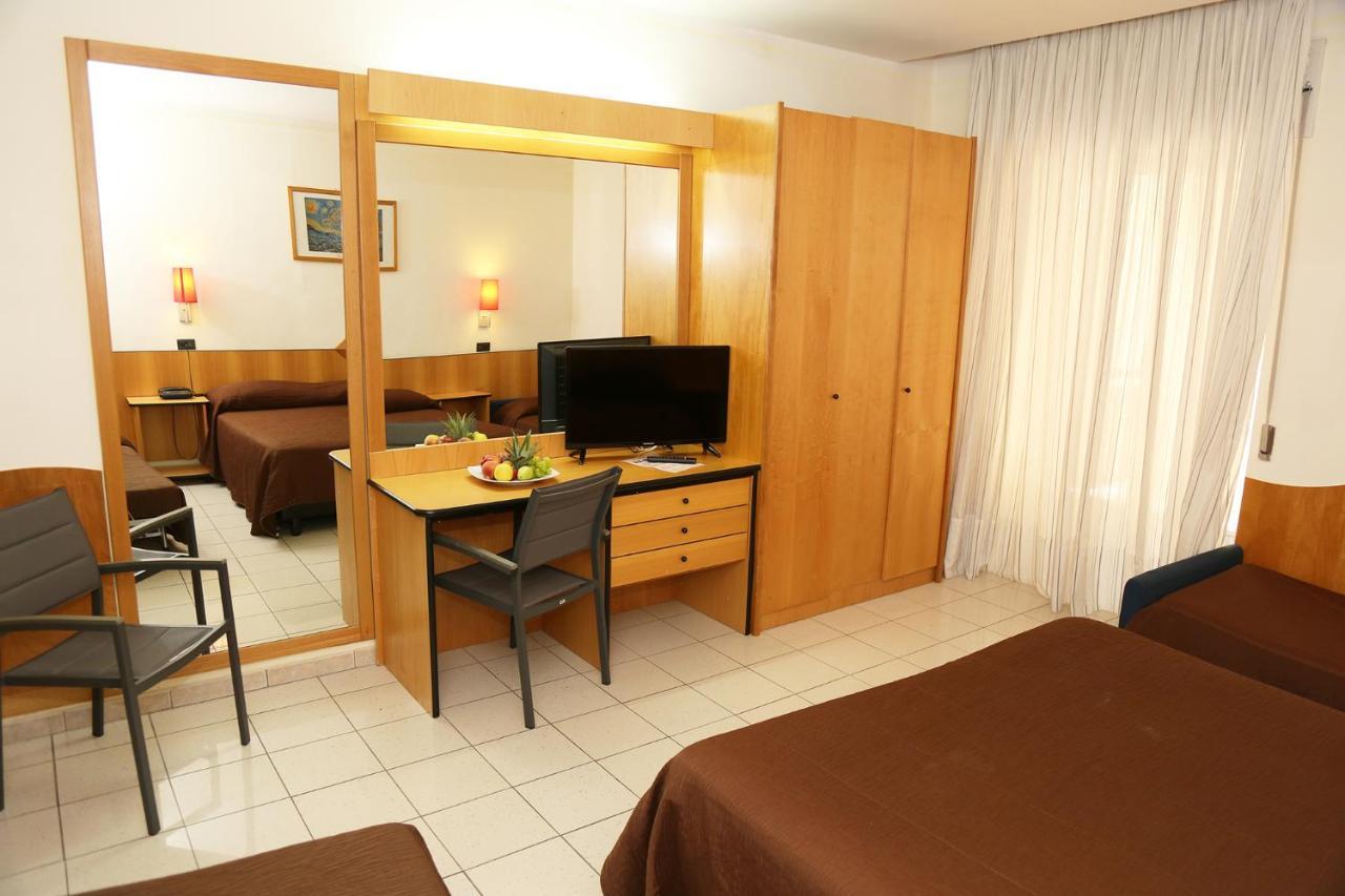 Hotel Meranda كاميغلياتيلو سيلانو المظهر الخارجي الصورة